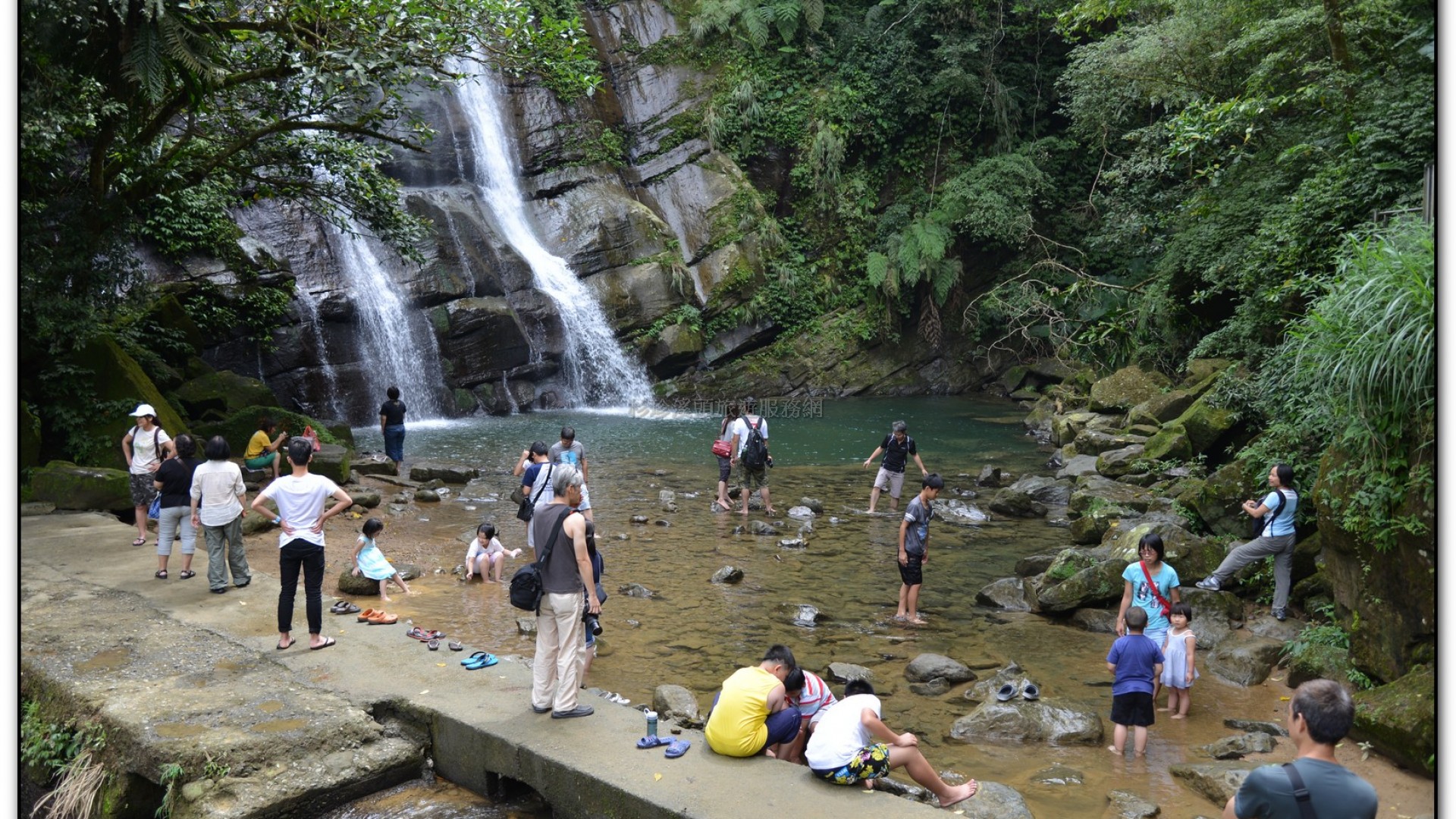 小半天旅遊景點-德興瀑布