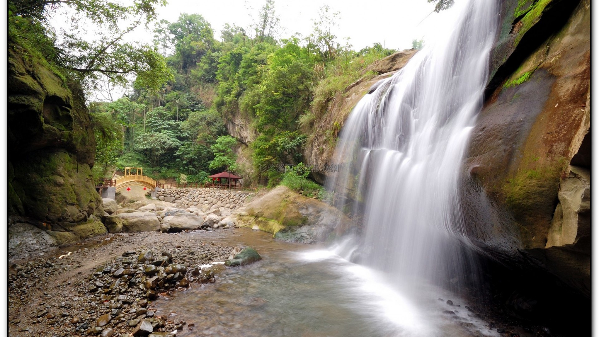 水哮瀑布-小半天旅遊景點