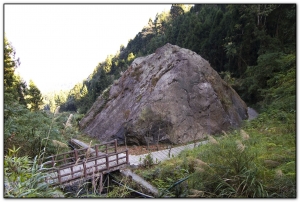 巨石-溪頭旅遊景點